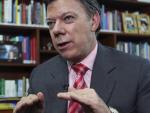 Santos afirma que si gana le dará a Uribe un puesto dentro de su Gobierno