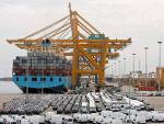 La llegada de buques mercantes a puertos españoles descendió un 5 por ciento en 2009
