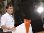 Rivera acusa al PSOE de "entregarse al nacionalismo del PSC" con sus propuestas para Cataluña