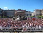 Miles de personas expresan su apoyo en Pamplona a los detenidos por la agresión de Alsasua