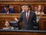 Catalá dice que el Gobierno impugnará la reforma exprés del Parlament si incumple la normativa autonómica