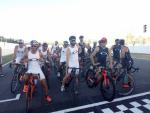 Márquez y Pedrosa protagonizan una campaña que incide en el respeto en la carretera y la visibilidad de los ciclistas