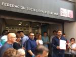 Barbón garantiza a Pérez que habrá debate entre candidatos socialistas, pero después del 26 de julio