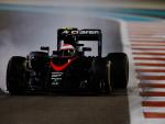 El nuevo MP4-31 de Fernando Alonso supera los test de impacto de la FIA