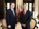 Gobernador interino de Puerto Rico recibe al nuevo cónsul España en la isla