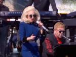 Elton John da un concierto sorpresa en Los Ángeles con Lady Gaga como invitada