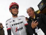 Contador: "Cruzar la línea de meta sin una caída es un éxito"