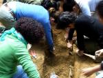 Exhuman los restos óseos de una persona en una fosa cerca de Valdemorilla (León)