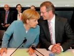La coalición de Merkel alcanza mínimos de popularidad por disensos internos