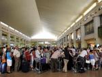 Cancelados dos vuelos de Sevilla a Bruselas, y al menos cuatro desviados en la ruta con Málaga