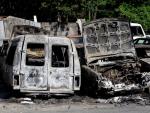 Calcinados 17 vehículos en el incendio de un depósito municipal de Ponteareas