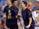 Javi Guerra y Óscar celebran el gol del segundo ante en Zaragoza