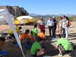 Jóvenes participan en un campo de trabajo de arqueología en el Castillo de Archidona