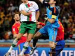 Iker Casillas y Cristiano Ronaldo, en el último España-Portugal