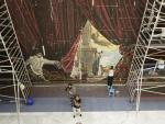 El telón de Ferrándiz del Teatro Cervantes, ante su proceso más delicado: la recuperación de la capa pictórica