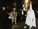Simpatizantes del Ku Klux Klan agreden un autobús de refugiados en Finlandia