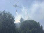 Los Bomberos extinguen el incendio de Las Rozas, que se salda con 6 viviendas afectadas y 6 hectáreas quemadas