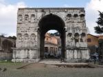 El Arco de Giano de Roma se levantó para conmemorar el triunfo del emperador Constancio II en el siglo IV