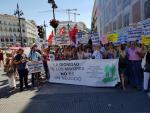 Protesta en Sol por la falta de personal en las residencias de mayores tras la muerte de una anciana en la de Arganda