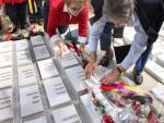 Dueñas entierra y homenajea los restos de 13 vecinos, 11 mujeres, fusilados en la guerra