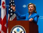 Clinton recalca que Estados Unidos jamás aceptará la ocupación rusa de tierra georgiana