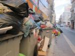 El Ayuntamiento de Málaga refuerza el dispositivo de recogida de basura con camiones de empresas como FCC