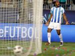 2-0. El Málaga respira y aplaza la permanencia sportinguista