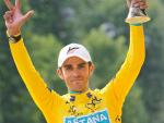 París aclama el tercer Tour de Contador