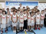 Luka Doncic visita la escuela sociodeportiva de la Fundación Real Madrid en Leganés