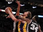 McDyess da el triunfo a los Spurs sobre Lakers en el cierre