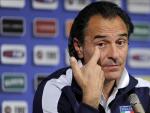 Prandelli dice que España "es una referencia" pero Italia ha "crecido"