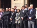 Puigdemont, Colau y Luna encabezan 5 minutos de silencio por la tragedia de Freginals