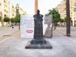 Carbonell cede la escultura de su fundador a la ciudad de Córdoba