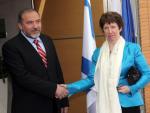 Ashton insta a palestinos e israelíes a retomar las negociaciones de paz