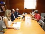 IU y PSOE proponen una reunión "a cuatro" en septiembre para revisar acuerdos que posibilitaron un gobierno de izquierda