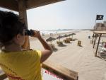 Bandera amarilla de precaución en las playas de La Manga que dan al Mediterráneo