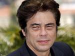 Benicio del Toro y Oliver Stone preparan su próxima película bebiendo 25 chupitos del tirón