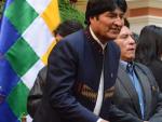Morales "sorprende" a España al expropiar y militarizar una filial eléctrica