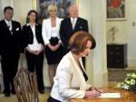 La laborista Julia Gillard toma posesión como primera ministra de Australia