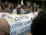 Centenares de personas encabezadas por la familia Bardem se manifiestan en Madrid contra de la subida del IVA cultural
