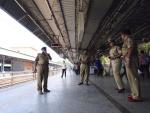 Agentes de policia el pasado día en una estación de tren en la India.