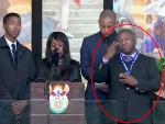 El intérprete para sordos del funeral de Mandela era un impostor y se inventó todos los gestos