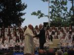 Peres asegura al Papa que será un honor rezar juntos y Francisco pide que Jerusalén sea una ciudad de paz