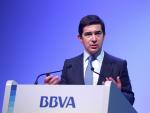 (Amp) BBVA cerrará 100 oficinas y ajustará unos 500 empleos en España en 2016 adicionales a las salidas de CX