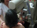 Los oncólogos rechazan hacer una primera mamografía a los 35 años como quieren recomendar los ginecólogos
