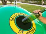 El Ayuntamiento y Ecovidrio firman un acuerdo para aumentar hasta un 30% el reciclado de vidrio en la capital