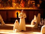 Jude Law encarna los rincones "oscuros e iluminados" del primer Papa estadounidense en 'The young Pope' de Sorrentino