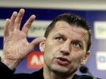Velthuizen cree que Djukic es mejor entrenador para el Hércules que Esteban Vigo