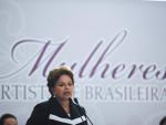 Dilma Rousseff llega a un Portugal en crisis y promete "atención"