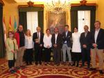 El convenio con la Universidad de Oviedo incluye dos nuevas cátedras e incrementa la partida de becas